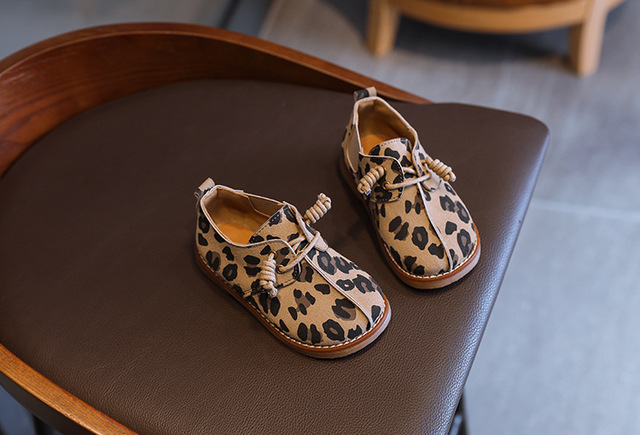 Dla dzieci buty wiosenne Leopard 2021. Pu skórzane, miękkie dno, antypoślizgowe, casual mieszkania. Dziewczęce i chłopięce trampki - Wianko - 12