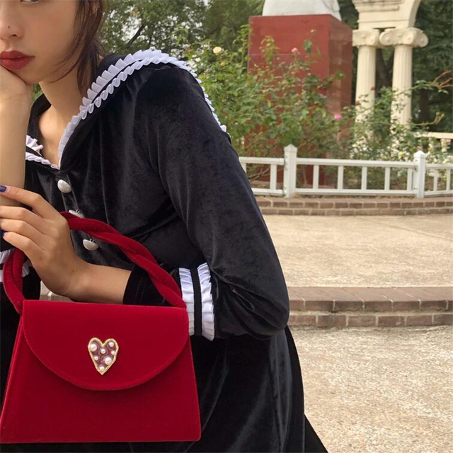 Nowa torebka damska vintage z uchwytem na ramię, wykonana z aksamitu, z paskiem ozdobionym perłami, kolor czerwony - Wianko - 6