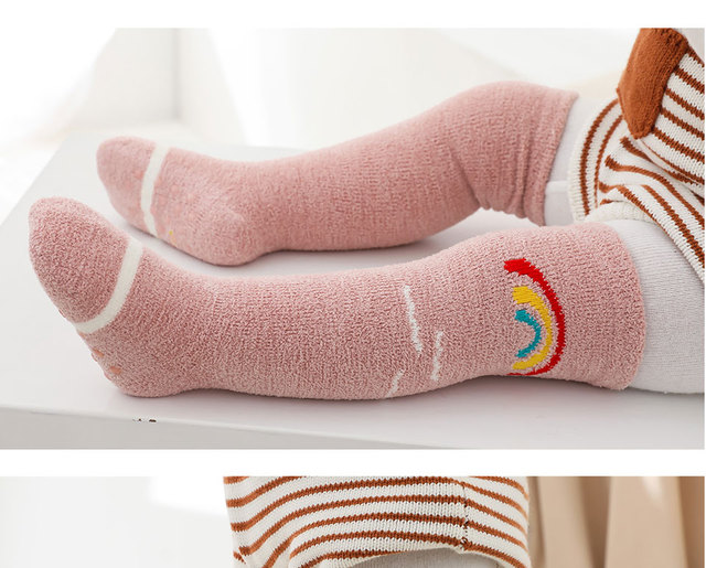 Długa antypoślizgowa skarpeta do kolan dla noworodka z nadrukiem dziewczynki i chłopca, ciepła z kokardką i wzorem Rainbow - Wianko - 9