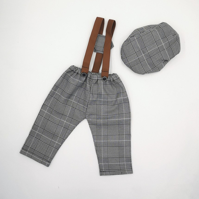 Fotografia noworodka: ubrania i rekwizyty fotograficzne - czapka i kombinezon dla chłopców w stylu mały dżentelmen w kratkę - Wianko - 49