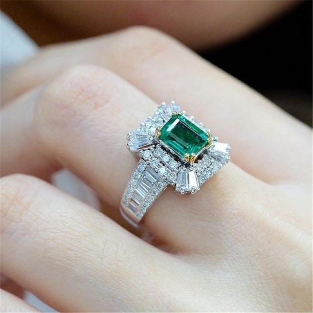 14K biały złoty pierścionek zaręczynowy z naturalnym szmaragdem o masie 2 karatów i diamentami na pierwoklasnej srebrnej bazie 925 - biżuteria dla kobiet - Wianko - 2