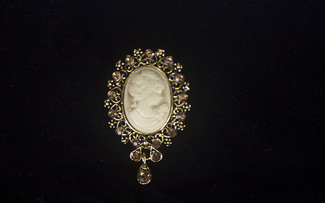 Owalne broszki Vintage z kryształami Rhinestone dla kobiet w kolorze żółtym i szarym - Wianko - 4