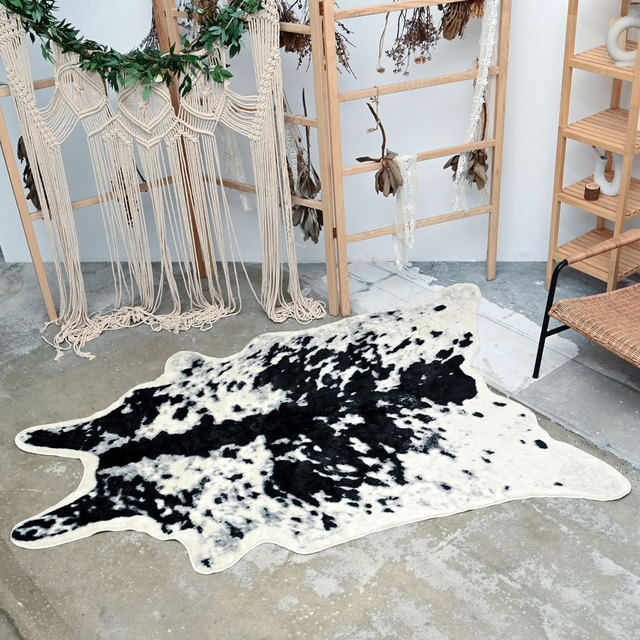 Nowy duży dywan szary w kształcie krowy z sztucznej skóry zwierzęcej, maty antypoślizgowe - dekoracja salonu - Wianko - 1