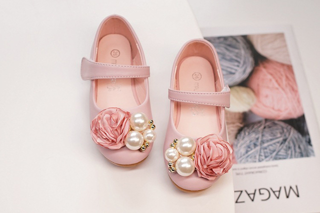 IYEAL Księżniczka dziecięce skórzane buty dla dziewczynek z kwiatowymi detalami i perłą - na wesele, dla dużych dziewczyn - Wianko - 9