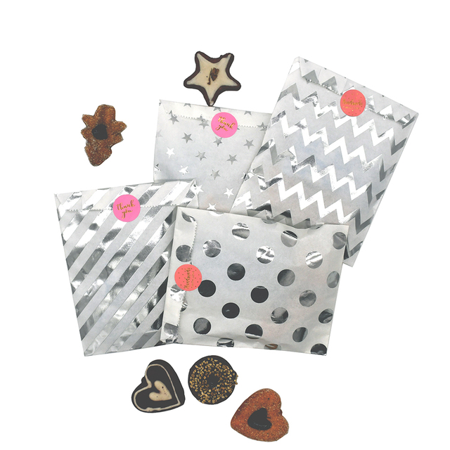 Papierowa torebka na prezenty z różowym i złotym wzorem Chevron, kropkami i paskami - Wianko - 3