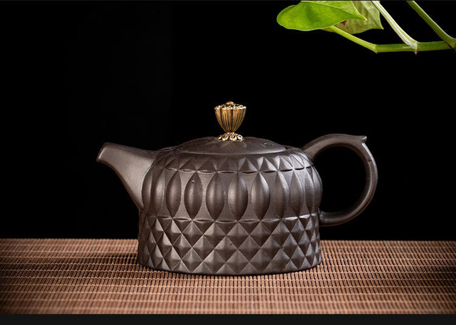 Ceramiczny dzbanek do herbaty Kung Fu z fioletowym piaskiem i zestawem uchwytów bocznym oraz głównym - Wianko - 3