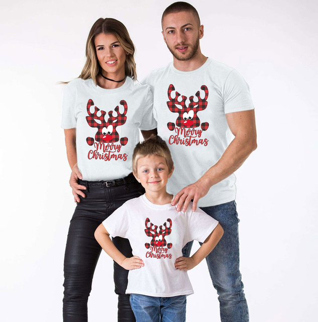 Rodzinne ubrania na Boże Narodzenie - czerwona koszulka krótki rękaw z jeleniami w stylu Harajuku dla mamy, taty, córki, syna i dziecka - Wianko - 3