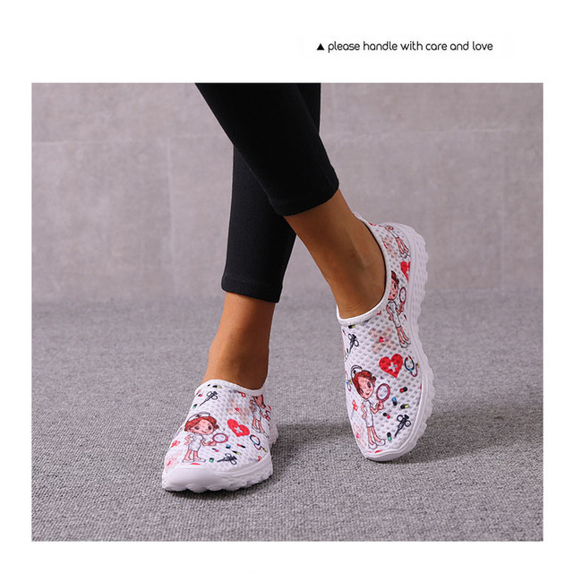 Kobiety obuwie Slip On - buty damskie z gumową podeszwą o projekcie z kreskówki i okrągłej głowie, idealne na spacery, dostępne w dużych rozmiarach - Wianko - 7