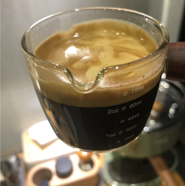 Kubek do espresso z drewnianym uchwytem, miarką i skalą 75ml - wysokiej jakości szkło borokrzemowe do domowej kawiarni - Wianko - 8