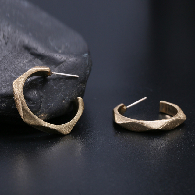 Nowość 2021 - modne dodatki dla kobiet: proste kolczyki metalowe w kształcie kółka, minimalistyczne i abstrakcyjne biżuteryjne klipsy - Wianko - 4