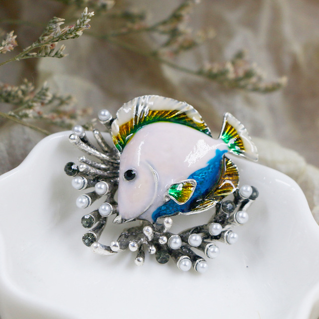 Kobieca perłowa broszka z motywem zwierząt - moda i elegancja w jednym - wysokiej jakości biżuteria ślubna - Wianko - 6