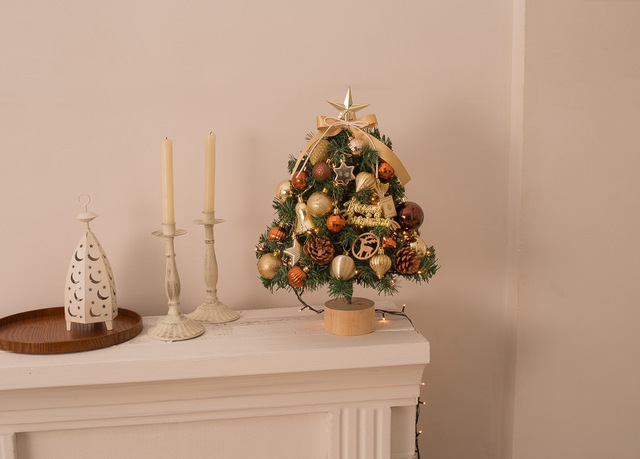 Drzewko świąteczne mini z dekoracjami 2021 - prezenty na Nowy Rok i ozdoby dla całej rodziny - Wianko - 2
