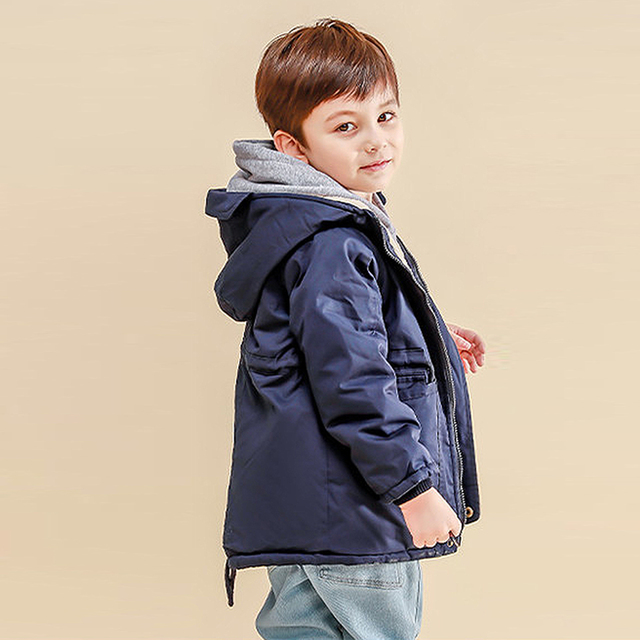 Pluszowe płaszcze zimowe dla dzieci, zagęszczone bawełnianą wkładką i lekką warstwą puchu, z kapturem i ciepłym wnętrzem – uniwersalne kurtki dla chłopców i dziewczynek - Wianko - 8