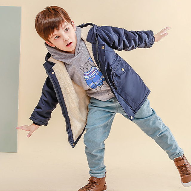 Pluszowe płaszcze zimowe dla dzieci, zagęszczone bawełnianą wkładką i lekką warstwą puchu, z kapturem i ciepłym wnętrzem – uniwersalne kurtki dla chłopców i dziewczynek - Wianko - 7