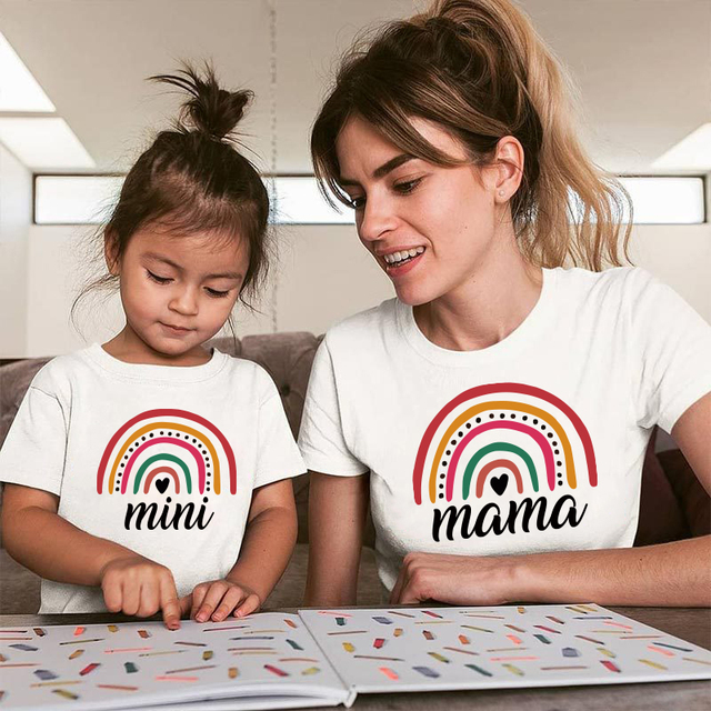 Letnie tęczowe t-shirty dopasowane dla matki i córki - stroje rodzinne z krótkim rękawem - Wianko - 7