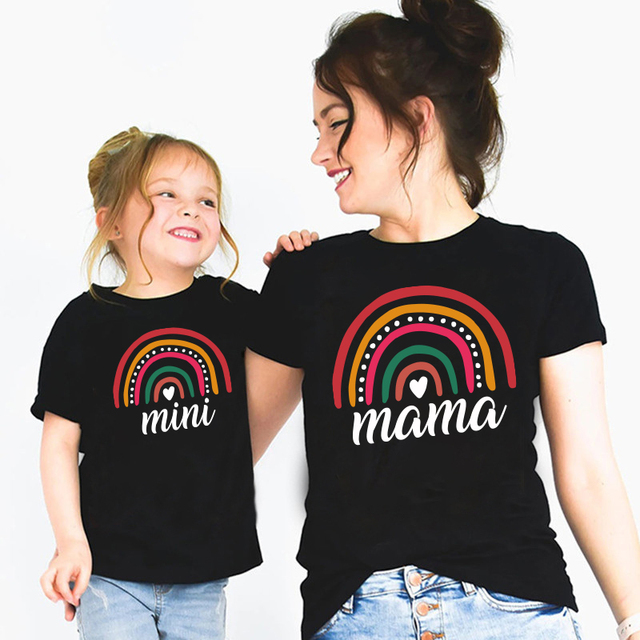 Letnie tęczowe t-shirty dopasowane dla matki i córki - stroje rodzinne z krótkim rękawem - Wianko - 3