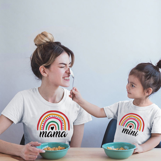 Letnie tęczowe t-shirty dopasowane dla matki i córki - stroje rodzinne z krótkim rękawem - Wianko - 6