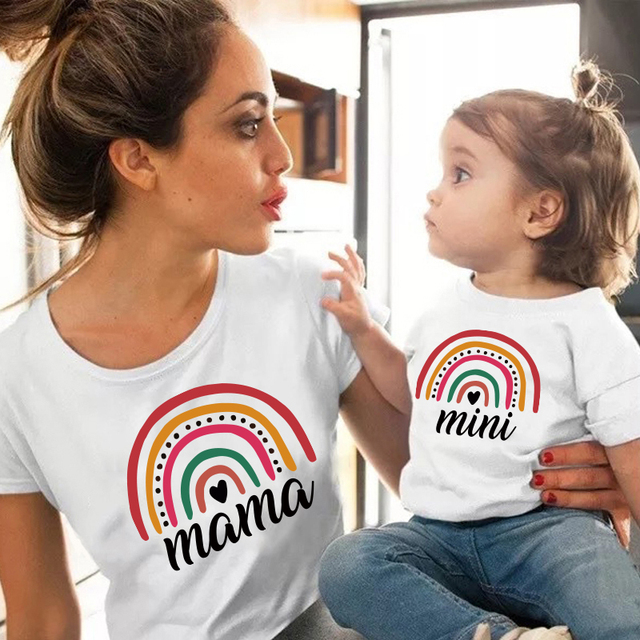 Letnie tęczowe t-shirty dopasowane dla matki i córki - stroje rodzinne z krótkim rękawem - Wianko - 4