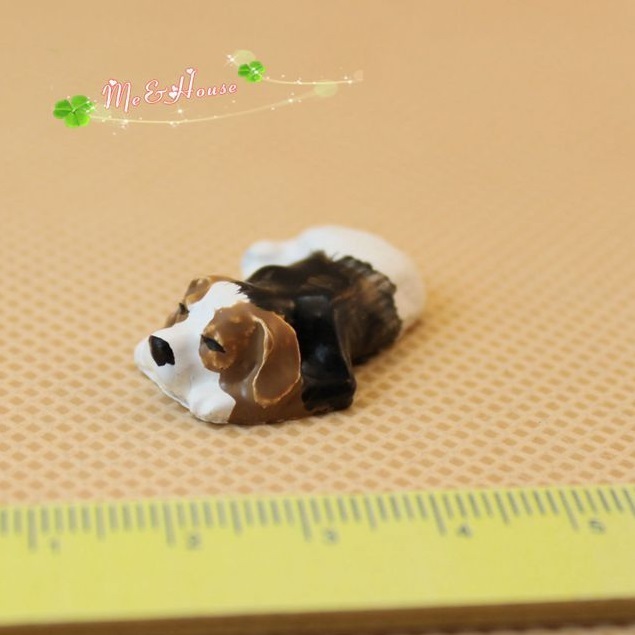 Zabawka Miniaturka Lalka Mini Dollhouse - Szczeniak Mops - Akcesoria dla Lalek - Wianko - 1