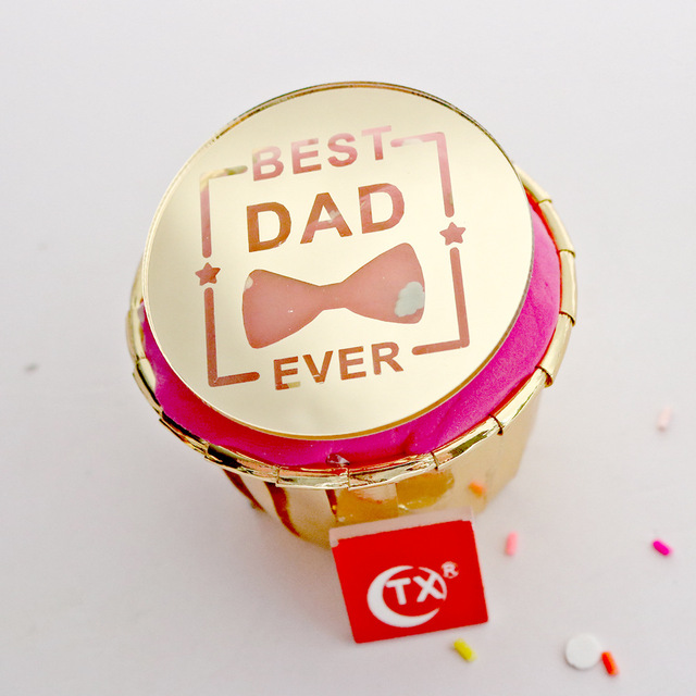 Złota akrylowa ozdoba 3D na tort - Okrągła, szczęśliwy dzień ojca, najlepszy tata, 5 cm - Wianko - 3