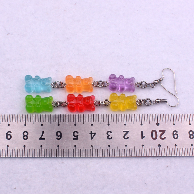 Nowe, kreatywne, śliczne kolczyki wiszące w kształcie Mini Gummy Bear z minimalizmem w designie kreskówkowym - biżuteria dla kobiet - Wianko - 1