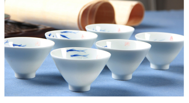 Zestaw 4 ręcznie malowanych białych porcelanowych filiżanek w kształcie kapelusza z ręcznie robionymi ceramicznymi akcesoriami do herbaty Kung Fu - Wianko - 1