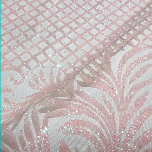 Kwiatowy wzór błyszczącej koronki w kolorze różowym do eleganckiej wieczorowej sukni balowej - Wianko - 1