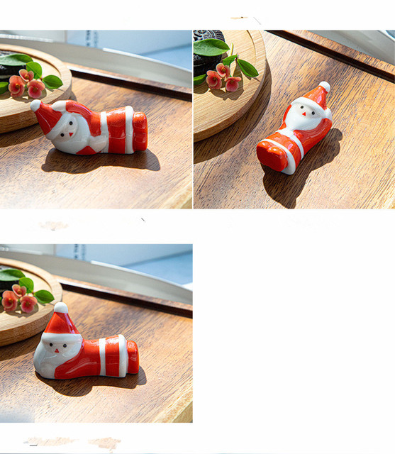 Młynek do soli i pieprzu w kształcie Mikołaja na stojaku z uroczymi pałeczkami, idealne na Boże Narodzenie i dekoracje stołu - Wianko - 2