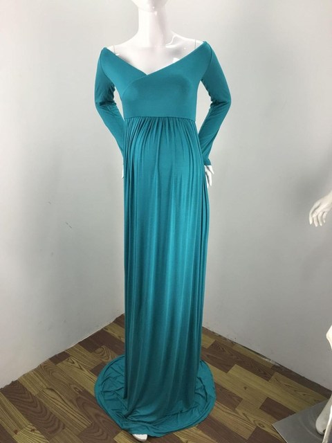 Długa sukienka ciążowa z dekoltem w serek, idealna do sesji zdjęciowej - Maxi sukienka dla kobiet w ciąży - Wianko - 15