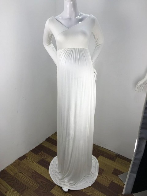 Długa sukienka ciążowa z dekoltem w serek, idealna do sesji zdjęciowej - Maxi sukienka dla kobiet w ciąży - Wianko - 16