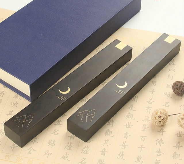 Praktyczne drewniane przyciski do papieru w stylu chińskiego drzewa sandałowego z mosiężnymi zdobieniami - zestaw kaligraficzny dla dorosłych w pudełku - Wianko - 1