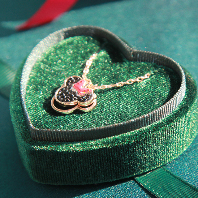 Organizer na biżuterię w kształcie serca - szkatułka z sztruksowym wnętrzem na pierścionki i naszyjniki z ozdobnym wstążkowym motywem - Wianko - 7