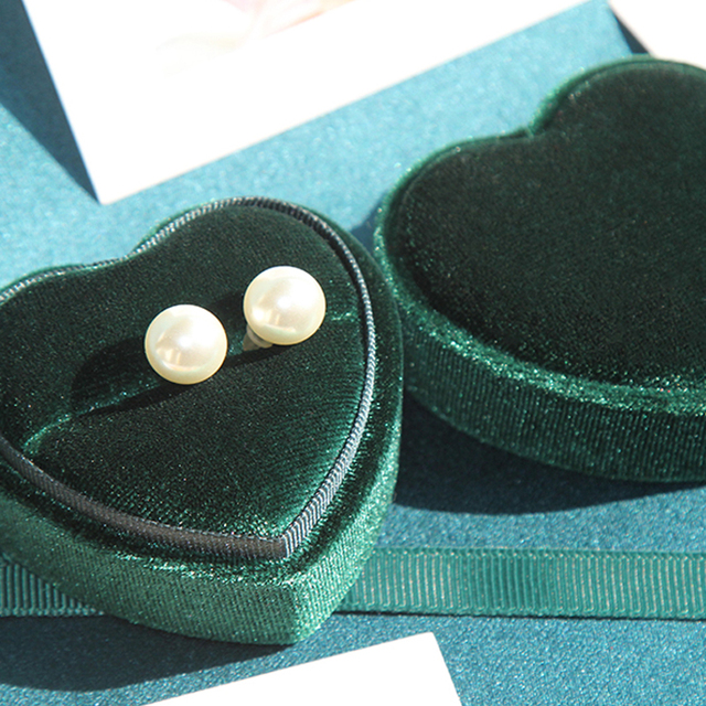 Organizer na biżuterię w kształcie serca - szkatułka z sztruksowym wnętrzem na pierścionki i naszyjniki z ozdobnym wstążkowym motywem - Wianko - 8