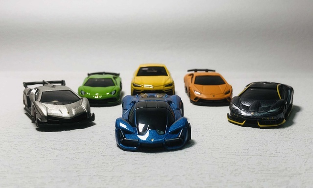 Model samochodu Lamborghini Terzo Millennio Veneno Aventador 1:64 - pamiątkowy stop Diorama w kolekcji miniaturowych zabawek Carros - Wianko - 13