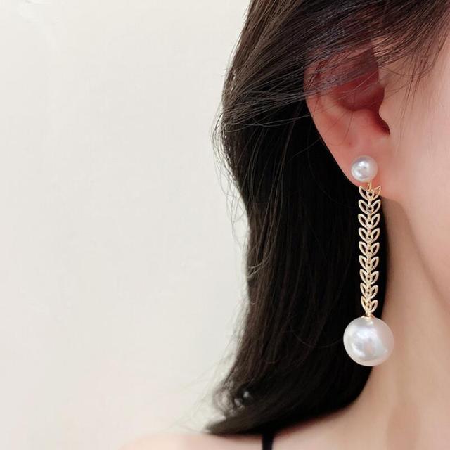 Kolczyki wiszące - Koreanki moda długie duże perłowe kolczyki wiszące z metalowym wklęslonym liściem dla kobiet i dziewczyn - Wianko - 6