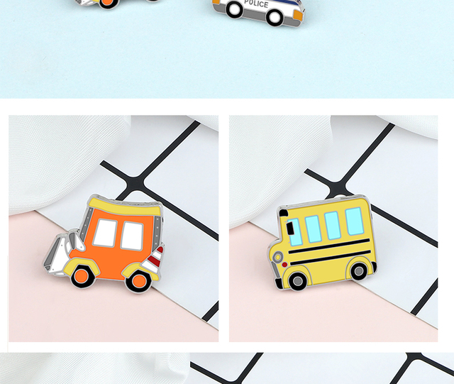 Kreatywna broszka - piękny Cartoon samochód pogotowia autobus Taxi Grab emaliowane broszki Kid tornister kapelusz odznaki dżinsy przypinki na klapę biżuteria - Wianko - 19
