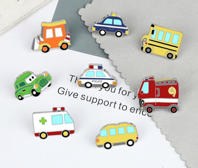 Kreatywna broszka - piękny Cartoon samochód pogotowia autobus Taxi Grab emaliowane broszki Kid tornister kapelusz odznaki dżinsy przypinki na klapę biżuteria - Wianko - 7