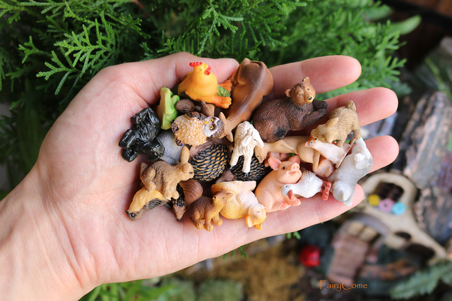 Figurki miniaturowe zwierząt do ogrodu - Mini las gospodarskich zwierząt: wiewiórka, kurczak, królik - Wianko - 3