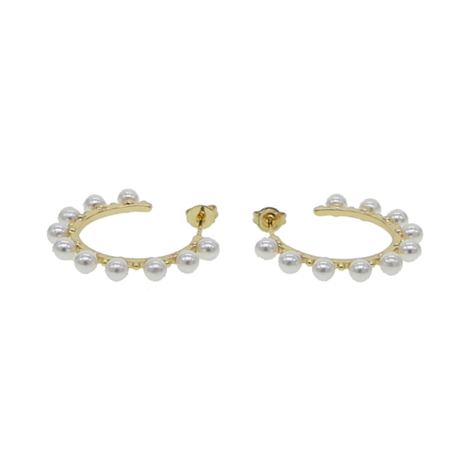 Kolczyki złote wypełnione perłowymi koralikami w nowoczesnym, świeżym designie 2019, prezent dla panień młodych - Wianko - 2