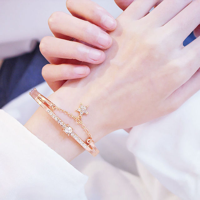 Luksusowa bransoletka w kształcie gwiazdy z różowym złotem i srebrem, ozdobiona cyrkoniami i kryształkami - Wianko - 4