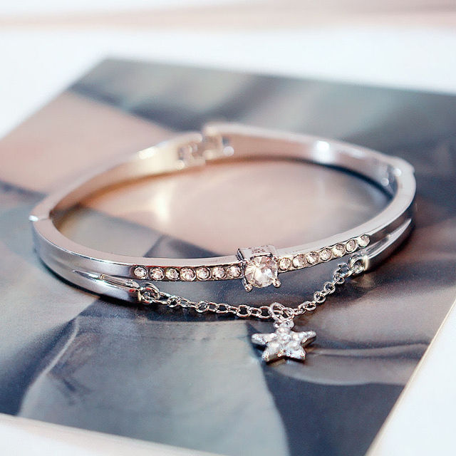Luksusowa bransoletka w kształcie gwiazdy z różowym złotem i srebrem, ozdobiona cyrkoniami i kryształkami - Wianko - 2