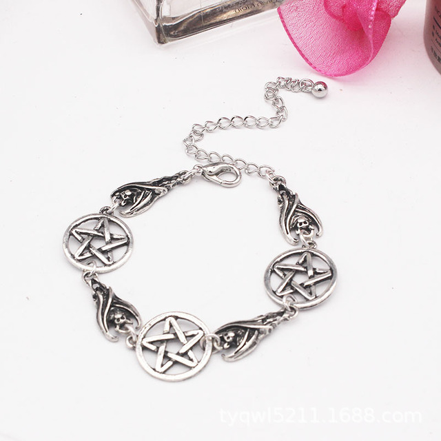 Zestaw biżuterii Nowy Punk dla kobiet - srebrny łańcuszek na szyję z obojczykiem w kształcie gwiazdy Pentagram oraz kolczyki bat, bransoletki - Wianko - 3