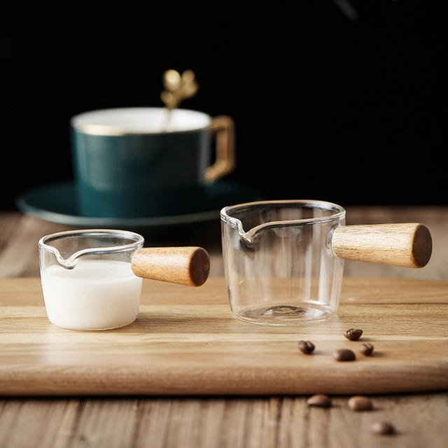Dzbanek na mleko z wytrzymałym i odpornym na ciepło szklanym kubkiem oraz drewnianą rączką - Wianko - 3