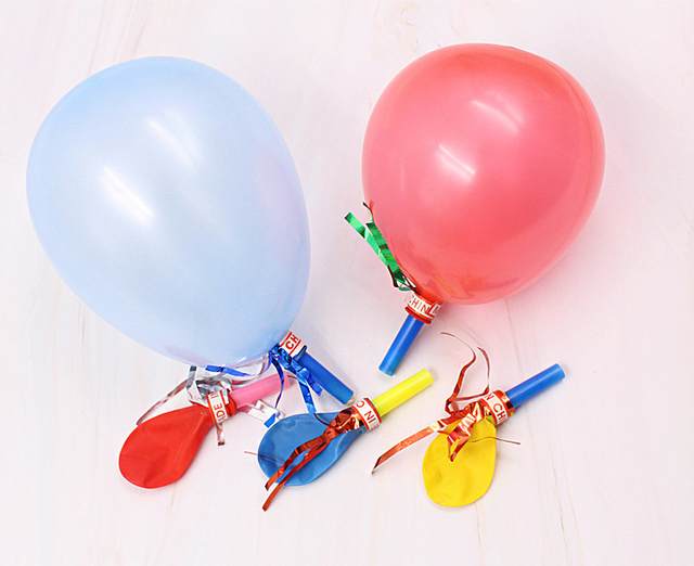 Gwizdki balonowe - 5 sztuk, różne kolory, idealne na urodziny dzieci, dekoracje imprezowe, rekwizyty klaunów - Wianko - 1