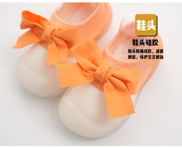 Miękkie antypoślizgowe skarpety dziecięce z bawełny dla noworodka – wygodne obuwie dla chłopca i dziewczynki z kokardą i gwiazdą - Wianko - 5