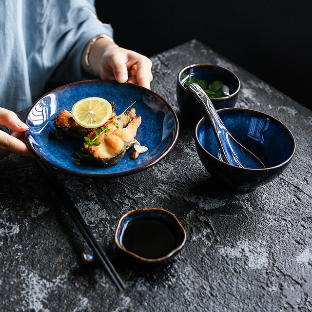 Miseczka porcelanowa z głębokim niebieskim wzorem i japońskim stylem - Wianko - 2