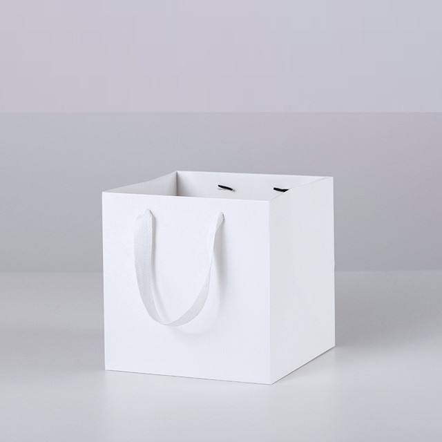 1 sztuka czarnej białej papierowej torby na prezenty - kwadratowa, do upominków weselnych, party, cukierków i biżuterii - Wianko - 16