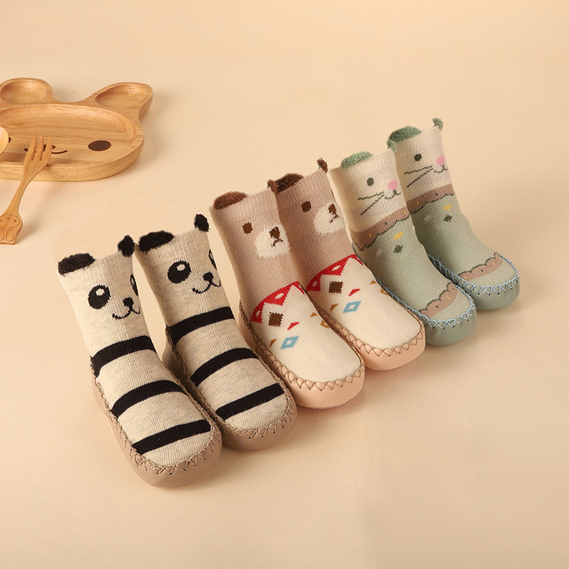 Skarpety zimowe dla dzieci z antypoślizgowymi gumowymi podeszwami, miękkie podłogowe buty dla noworodków, dziewczynki i chłopców 0-24M - Wianko - 1