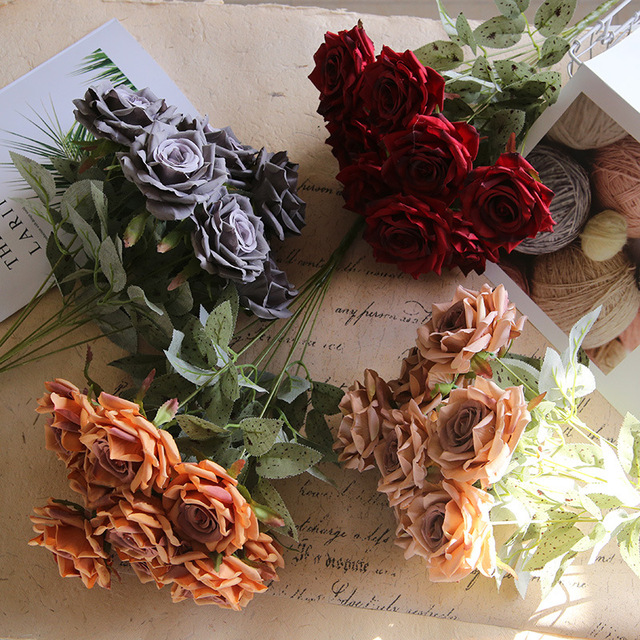 Sztuczne kwiaty różane z liśćmi, jedwabisty materiał, dekoracja wnętrz - biały różowy bukiet jesiennej rośliny - Wianko - 9