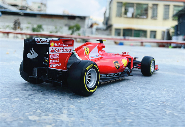 Model samochodu Bburago 1:24 Ferrari SF15-T F1 2015 - dekoracyjna kolekcjonerska symulacja formuły jeden - Wianko - 12